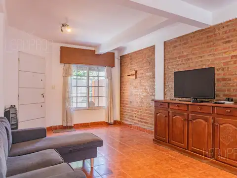 Casa 4 ambientes con 1 baño