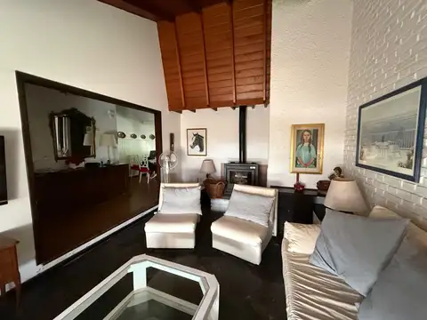Casa en Alquiler Temporal con 2 cocheras
