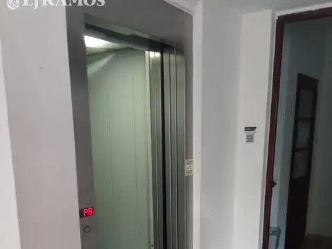 Oficina Monoambiente con 4 baños