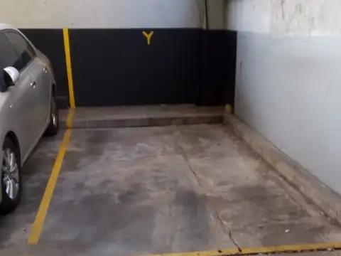 COCHERA CUBIERTA FIJA EN EDIFICIO