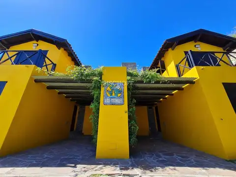 VENTA EN BLOCK DE 2 DUPLEX, EXCELENTES. BARRIO NORTE