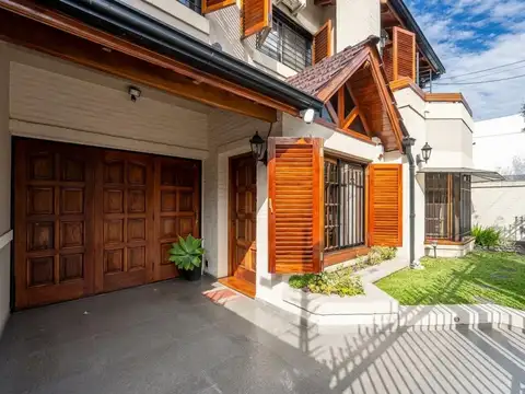 Casa en Venta en Villa Sarmiento, USD 330.000