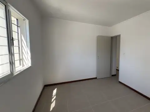 Departamento en Venta en Granadero Baigorria, USD 65.000