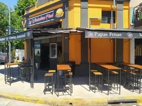 Local  EN INMEJORABLE ESQUINA