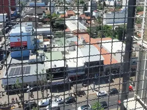 Fabián Onsari y Avenida Bartolomé Mitre