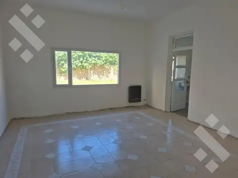 En Venta, casa de 3 dormitorios en Barrio Knudsen, Plottier