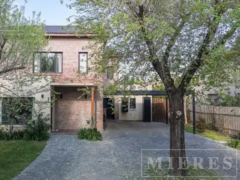 Casa en Venta en Santa María de los Olivos, USD 430.000