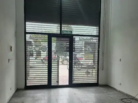 Av Hipolito Yrigoyen 1600