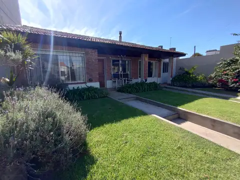 Casa en Venta en Adrogue, USD 260.000