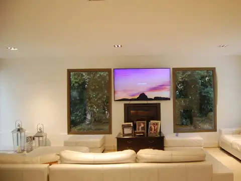 Casa 6 ambientes con 4 baños
