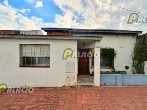 Casa 4 AMBIENTES en lote propio de 140m² - Villa Maopú