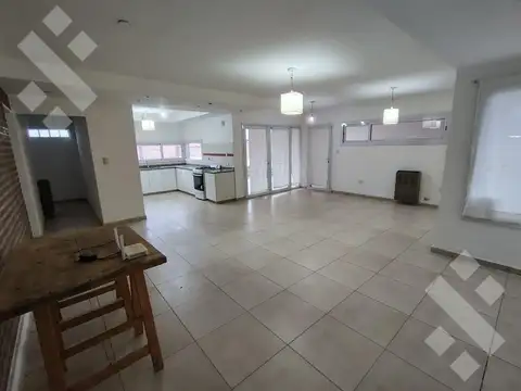 Casa 1 Dormitorio en General Fernandez Oro- Apto Credito