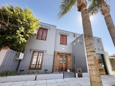 RAMOS MEJIA VENTA CASA 5 AMB PILETA JARDIN GARAGE