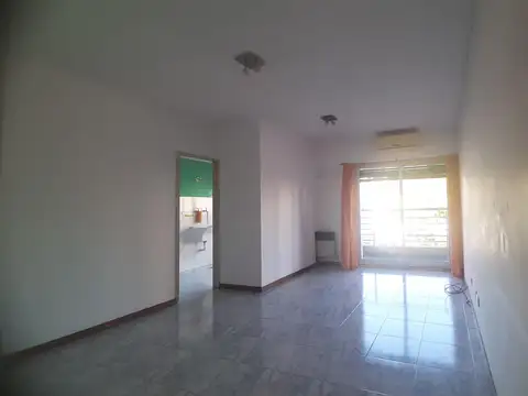 Amplio 2 ambientes, bacón corrido cocina separada lavaderero