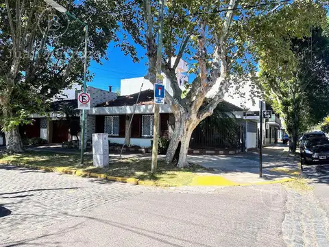 Venta Chalet de 2 dormitorios en Banfield Oeste.
