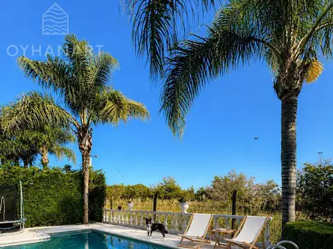 Casa en Venta con 2 cocheras