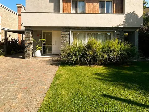 Oportunidad Casa en El Náutico Escobar CC