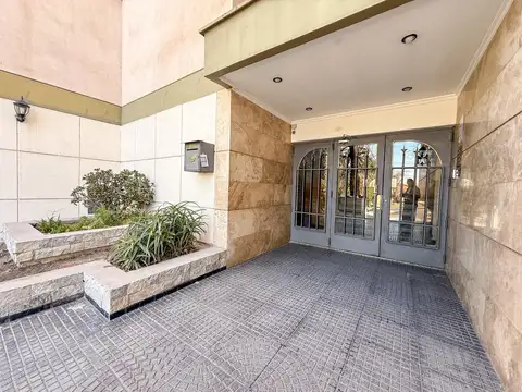 AV. BARTOLOMÉ MITRE  al 2500