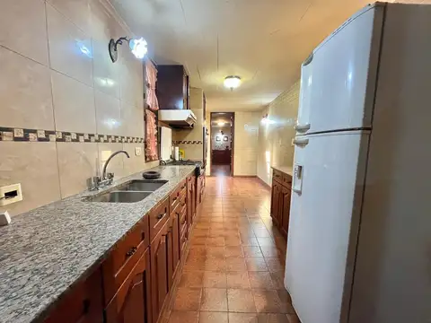 Casa en Venta con 3 cocheras