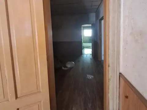 Venta casa 5 amb. con jardin a refaccionar Villa Pueyrredón