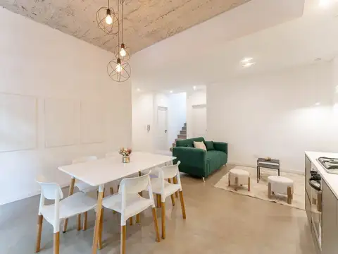 Depto Tipo Casa en Venta en Villa del Parque, USD 240.000