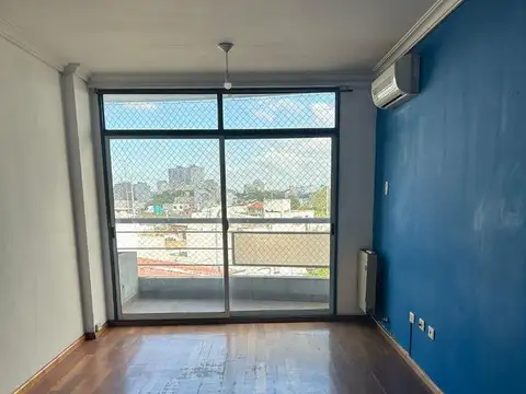 Departamento 2 ambientes al frente con balcon