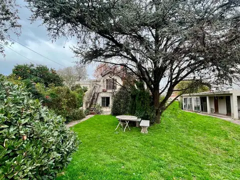 Casa 6 ambientes con 3 baños