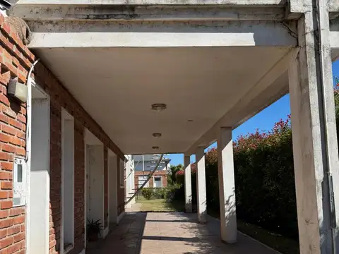 Casa en Venta con 3 cocheras