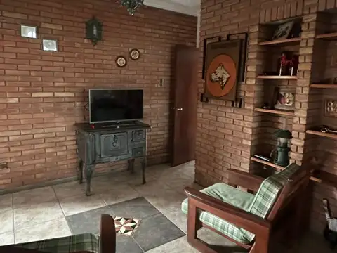 JOSE HERNANDEZ 100