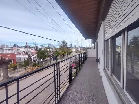 Depto Tipo Casa 4 ambientes con 1 baño