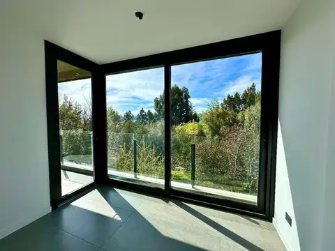 Avenida de los Pioneros 3000