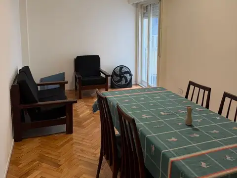 DEPARTAMENTO DE 2 AMBIENTES AMUEBLADO ES MUY BUEN ESTADO. COCINA INDEPENDIENTE. CONEXION LAVARROPA