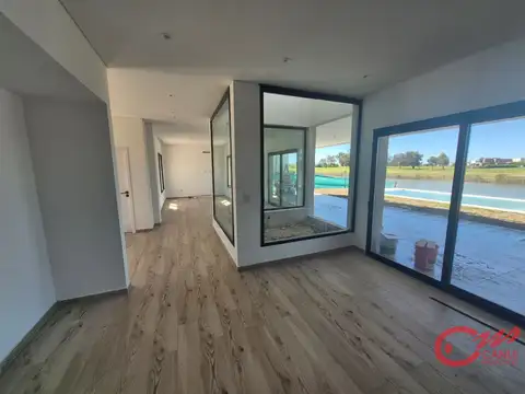 Casa 6 ambientes con 3 baños