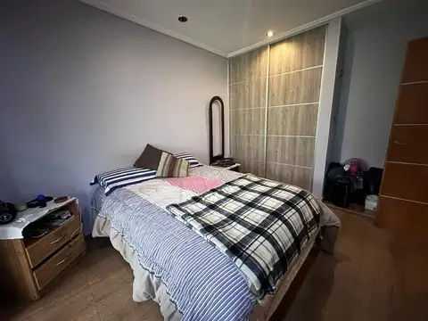 VENTA CASA 5 AMBIENTES TERRAZA JARDIN COCHERA