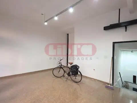 Local en Alquiler en Monserrat, $ 1.200.000