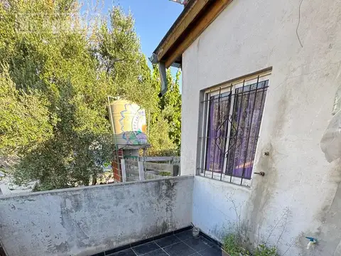 Depto Tipo Casa en Alquiler en Castelar, $ 300.000