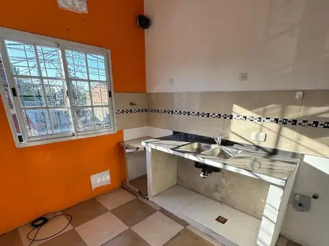 Depto Tipo Casa 2 ambientes con 1 baño
