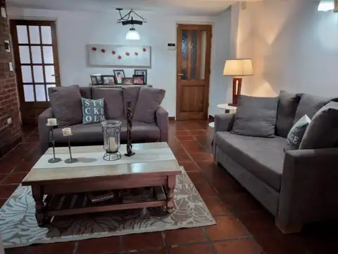 EN BOCK LOCAL CON VIVIENDA Y GARAJE - Alio 1900.- Importante propiedad en excelente estado.