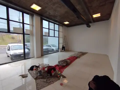 Oficina en Alquiler con 5 cocheras