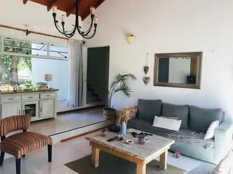 Casa 5 ambientes con 3 baños
