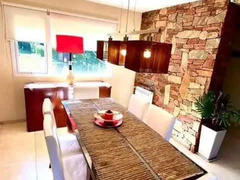 Casa 6 ambientes con 3 baños