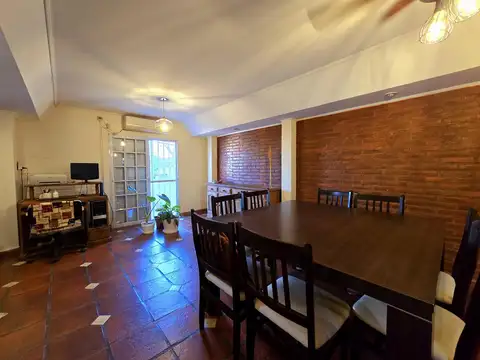 Casa 6 ambientes con 3 baños