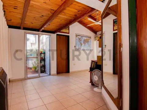 Casa 6 ambientes con 1 baño