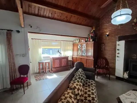 Casa 4 ambientes con 3 baños