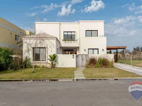 Barrio Nautico Canal Dique Luján 100