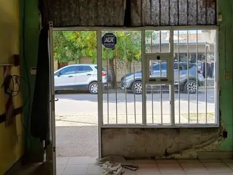 Local en Alquiler Via Pública