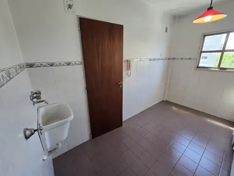 Departamento en Alquiler en Lanus Oeste, $ 550.000