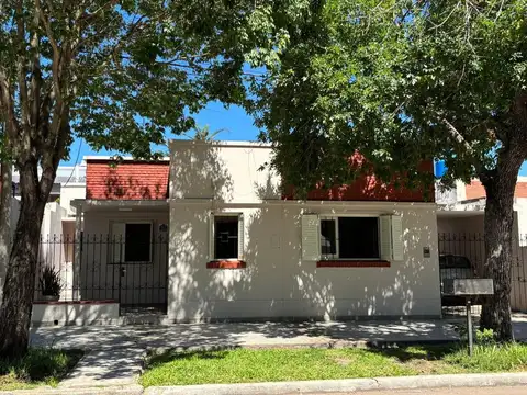 Se VENDE casa en Reconquista.