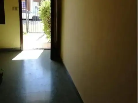 Casa en venta - 2 Dormitorios 1 Baño - 250Mts2 - Marcos Paz