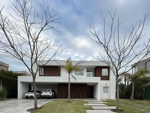 Venta casa al lago barrio El Golf, Nordelta